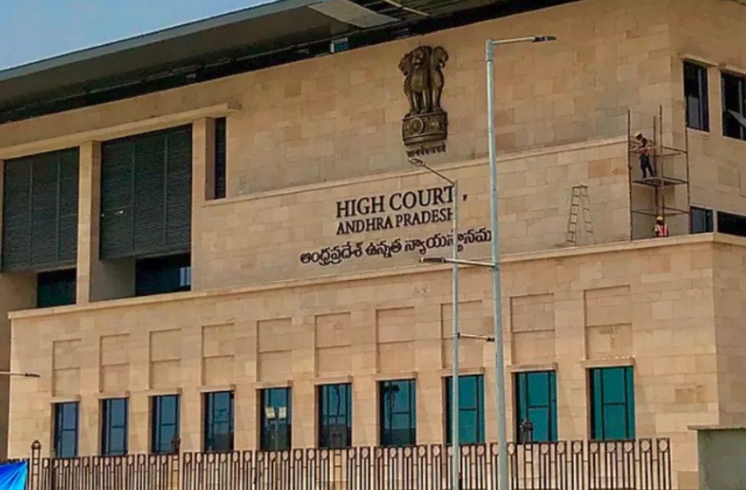 High Court lawyers | కొలికపూడిపై డీజీపీకి ఫిర్యాదు
