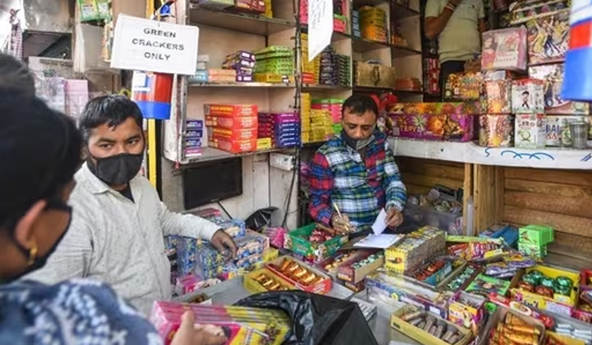 Cracker Ban | ఢిల్లీలో ప‌టాకుల అమ్మ‌కాల‌పై నిషేధం